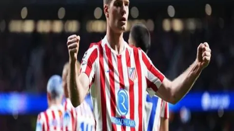 意甲第9轮罗马战平那不勒斯，穆里尼奥红牌退场